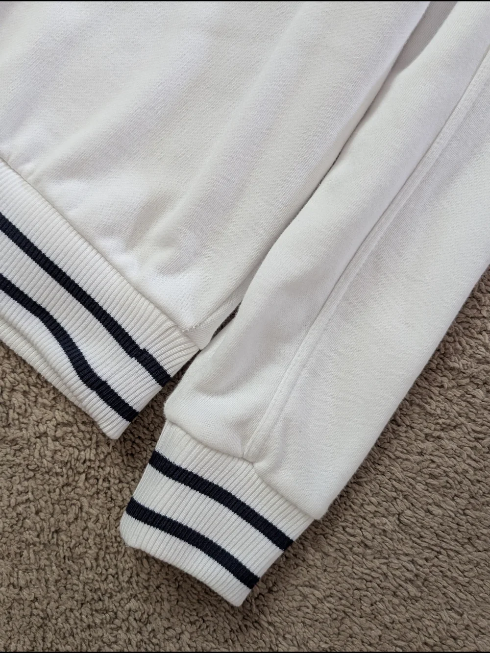 Fila White French Terry Crewneck Sweatshirt with Striped Trim Size XL - Picture 9 of 12